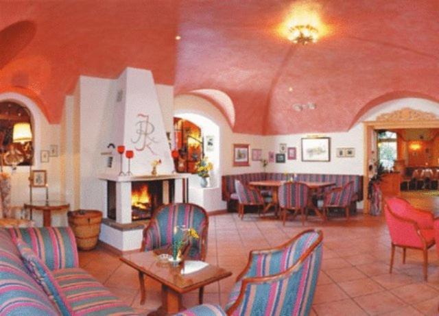 Wohlfuehlresort Und Feriengut Martinerhof Sankt Martin am Tennengebirge Bagian luar foto