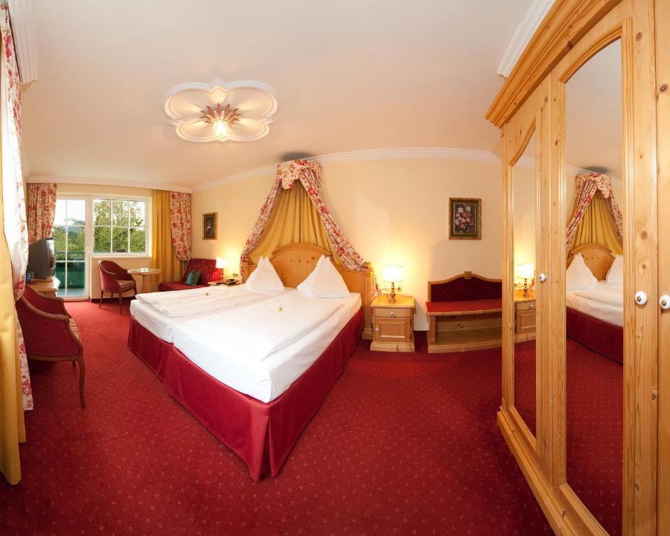 Wohlfuehlresort Und Feriengut Martinerhof Sankt Martin am Tennengebirge Ruang foto