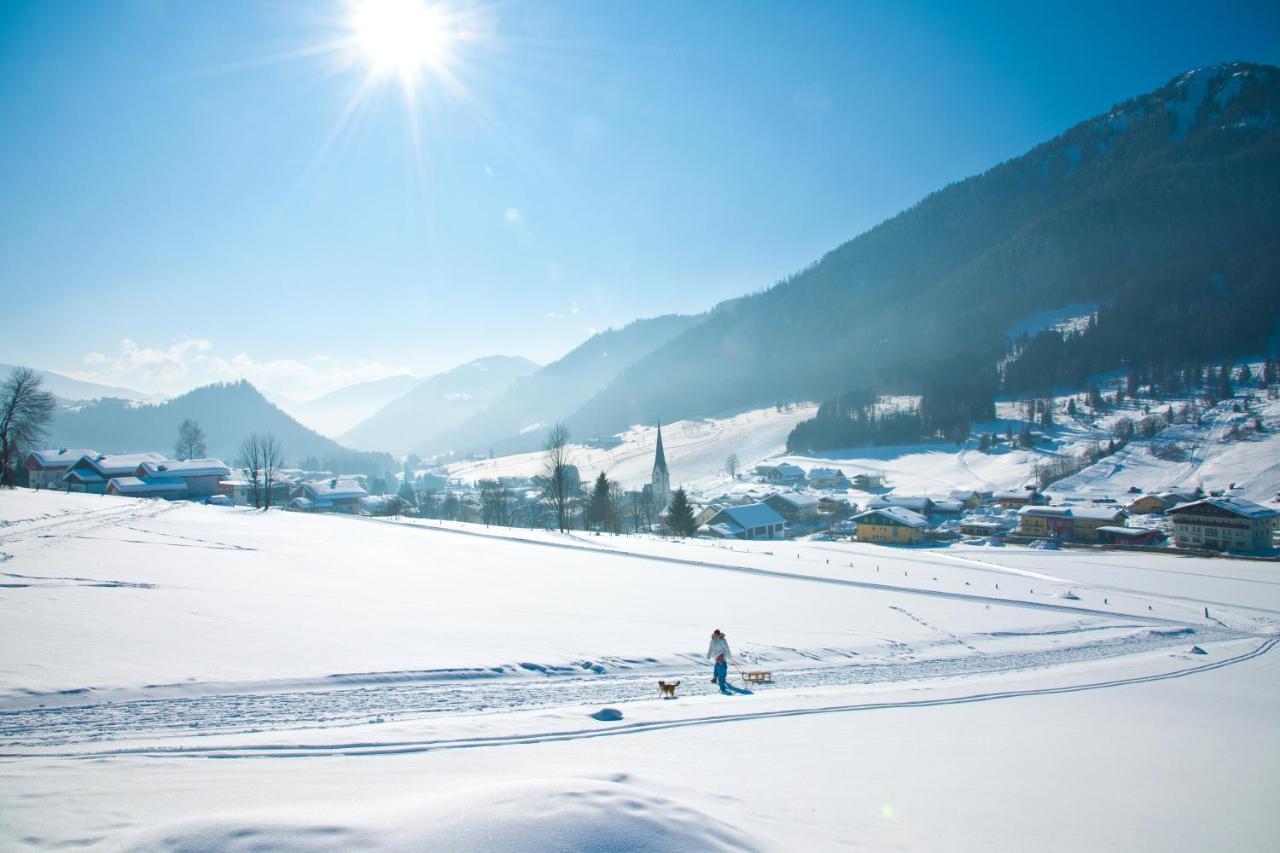 Wohlfuehlresort Und Feriengut Martinerhof Sankt Martin am Tennengebirge Bagian luar foto