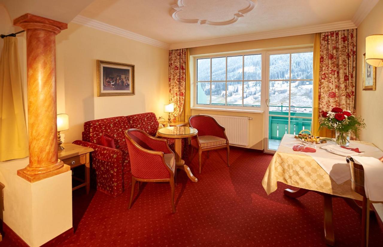 Wohlfuehlresort Und Feriengut Martinerhof Sankt Martin am Tennengebirge Bagian luar foto