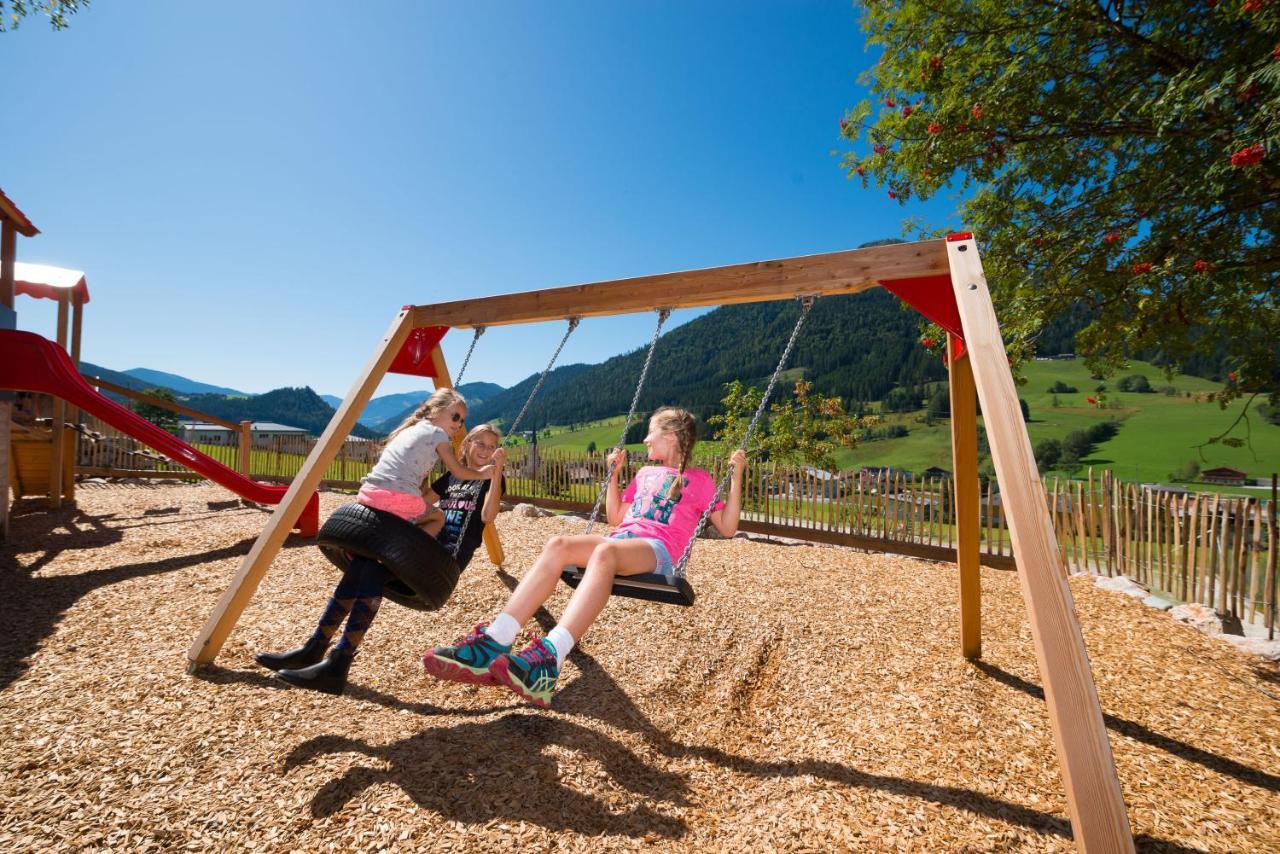 Wohlfuehlresort Und Feriengut Martinerhof Sankt Martin am Tennengebirge Bagian luar foto