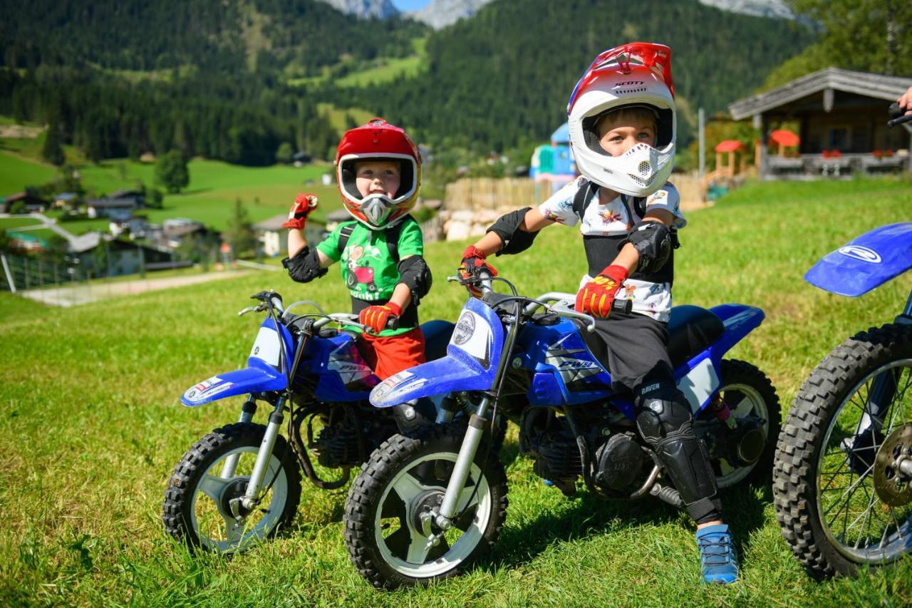 Wohlfuehlresort Und Feriengut Martinerhof Sankt Martin am Tennengebirge Bagian luar foto