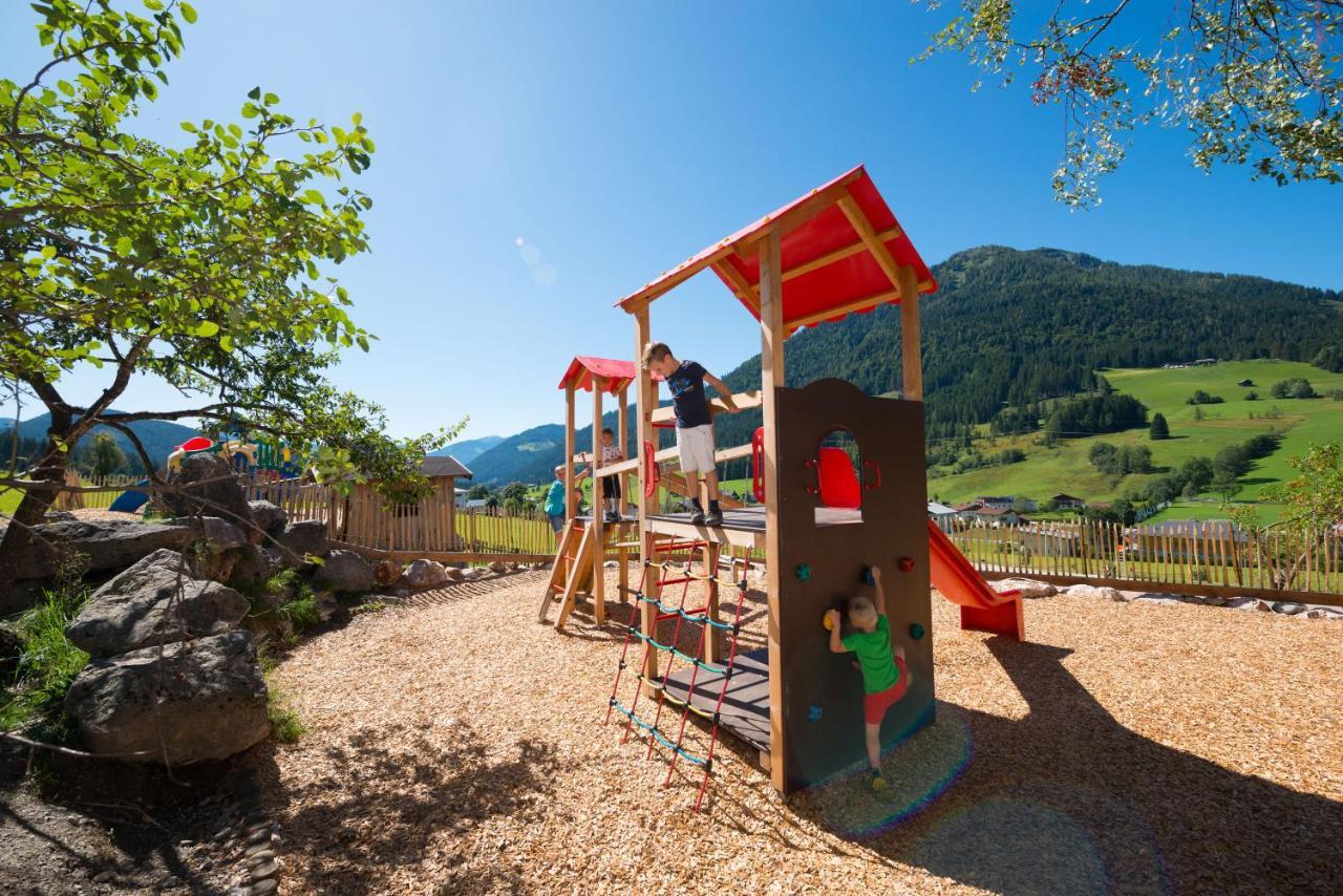 Wohlfuehlresort Und Feriengut Martinerhof Sankt Martin am Tennengebirge Bagian luar foto