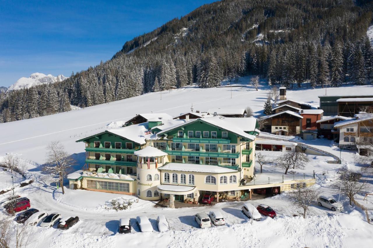 Wohlfuehlresort Und Feriengut Martinerhof Sankt Martin am Tennengebirge Bagian luar foto